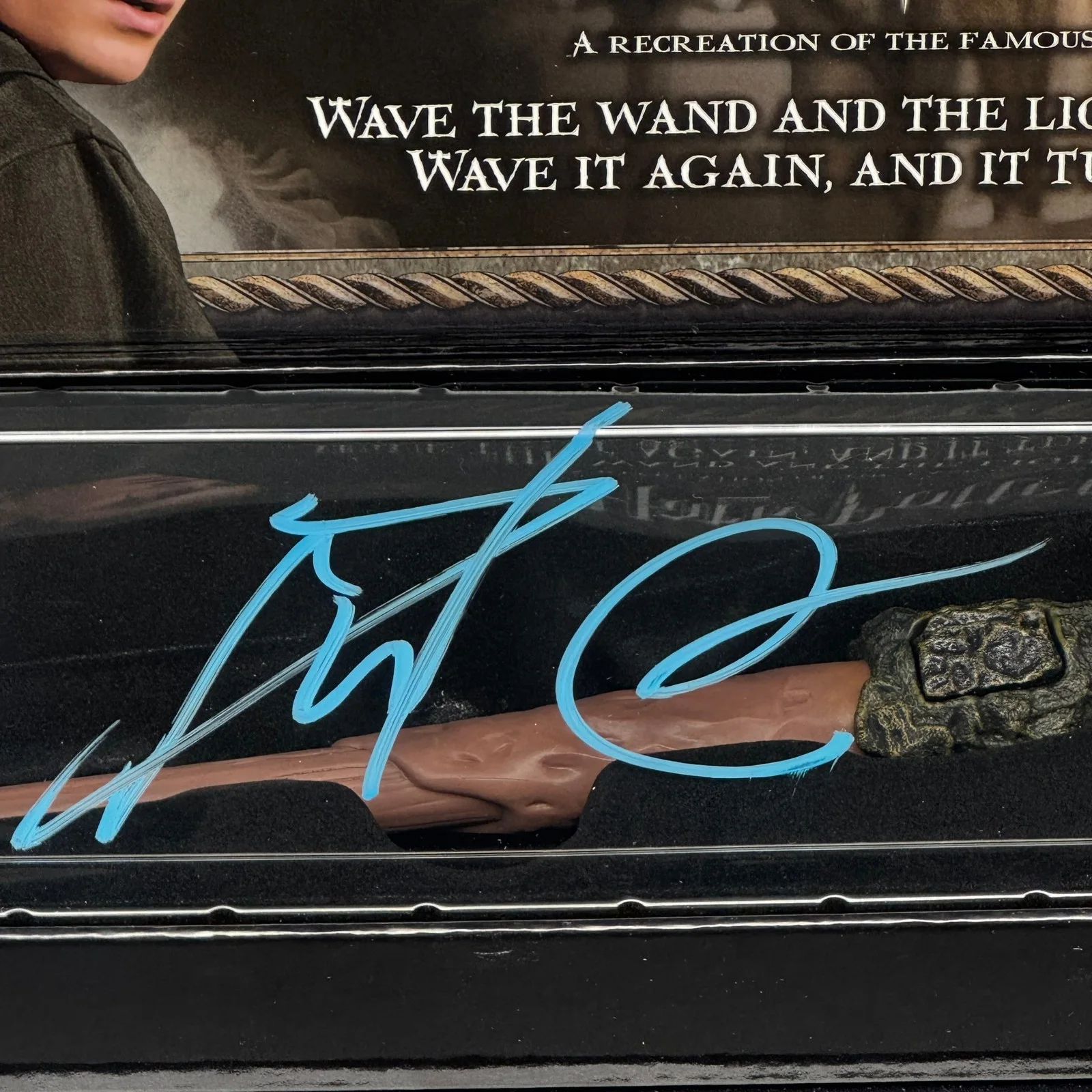 Daniel Radcliffe — Daniel Radcliffe Signed Harry Potter Replica Wand Beckett Authentic Autograph!!, image 2