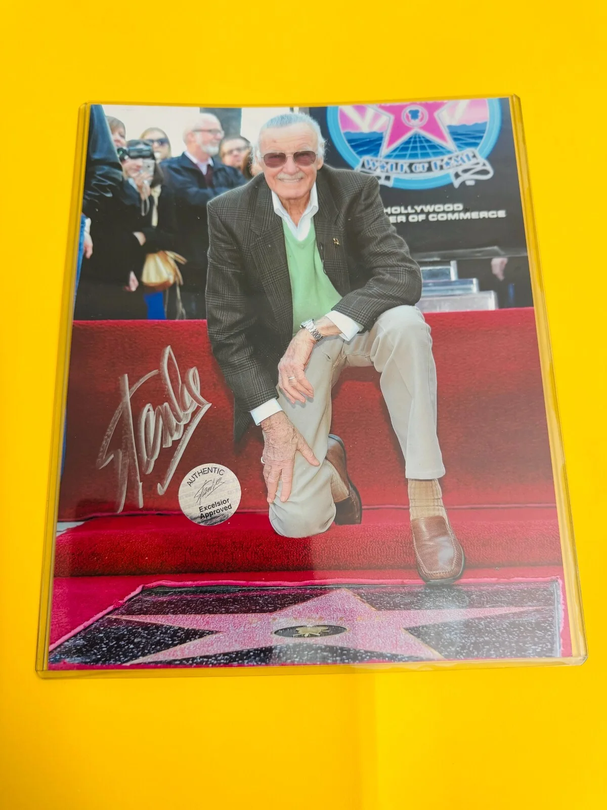 Stan Lee — Signed STAN LEE Auto Photo PICTURE Hollywood Star SL Excelsior COA label