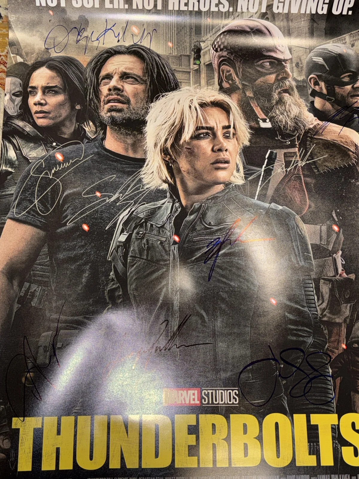 Thunderbolts Movie Poster Cast Signed COA Marvel Avengers Doomsday Rare, изображение 3