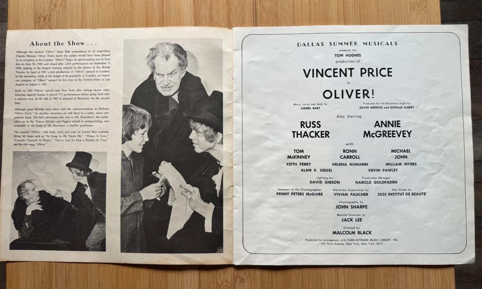 VINCENT PRICE — Vincent Price & Cast Signed 1976 Dallas Summer Musical Program for Oliver!, image 3