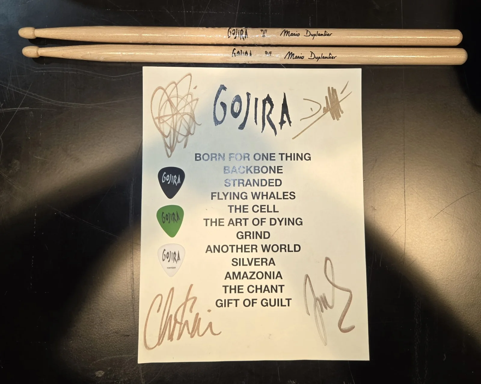 Gojira Signed Setlist Used Sticks And 3 Guitar Picks, изображение 2