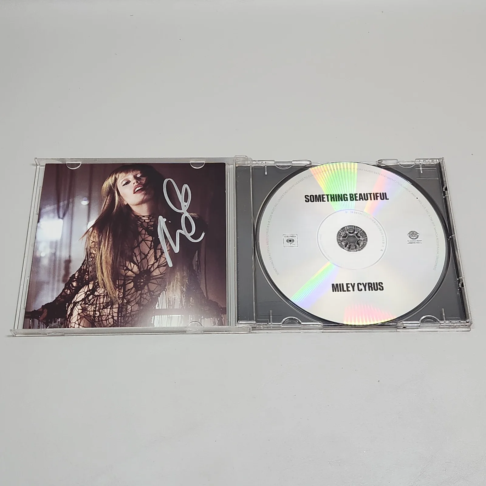 Miley Cyrus Something Beautiful CD + SIGNED INSERT, image 2
