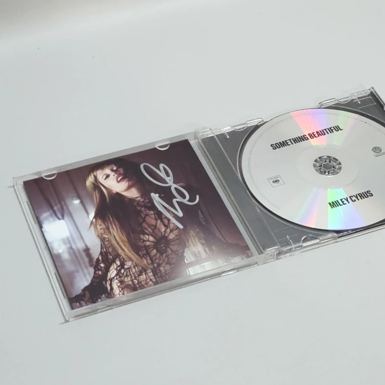 Miley Cyrus Something Beautiful CD + SIGNED INSERT, image 3