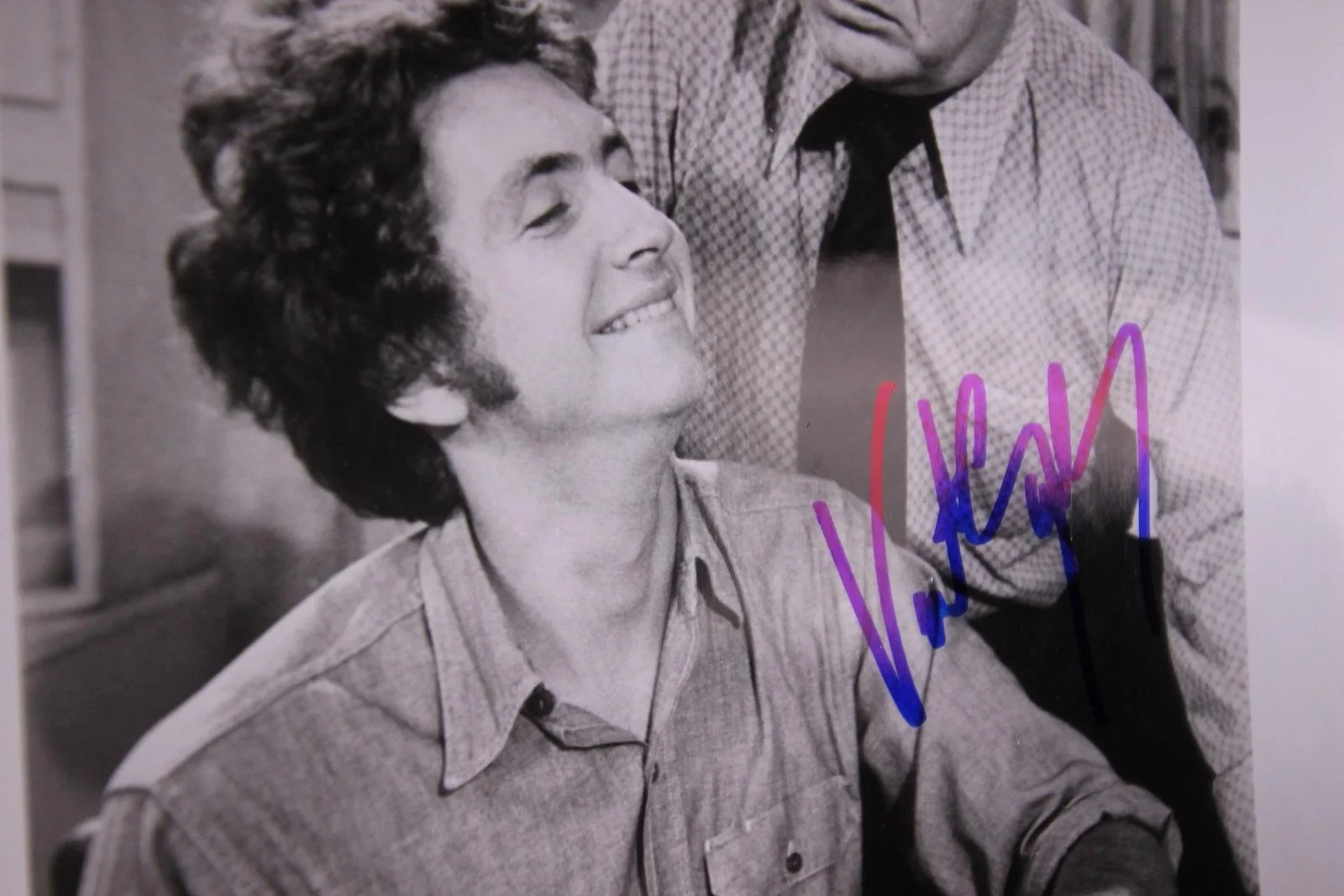 Vincent Gardenia — VINCENT GARDENIA (1920-1992) (MOONSTRUCK~BANG THE DRUM SLOWLY) AUTOGRAPH PHOTO~, изображение 2