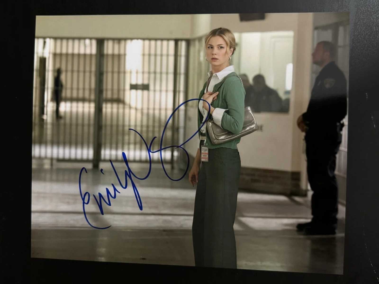 Emily Vancamp — EMILY VANCAMP SIGNED 8 X 10 PHOTO CAPTAIN AMERICA, THE RING TWO W/ COA
