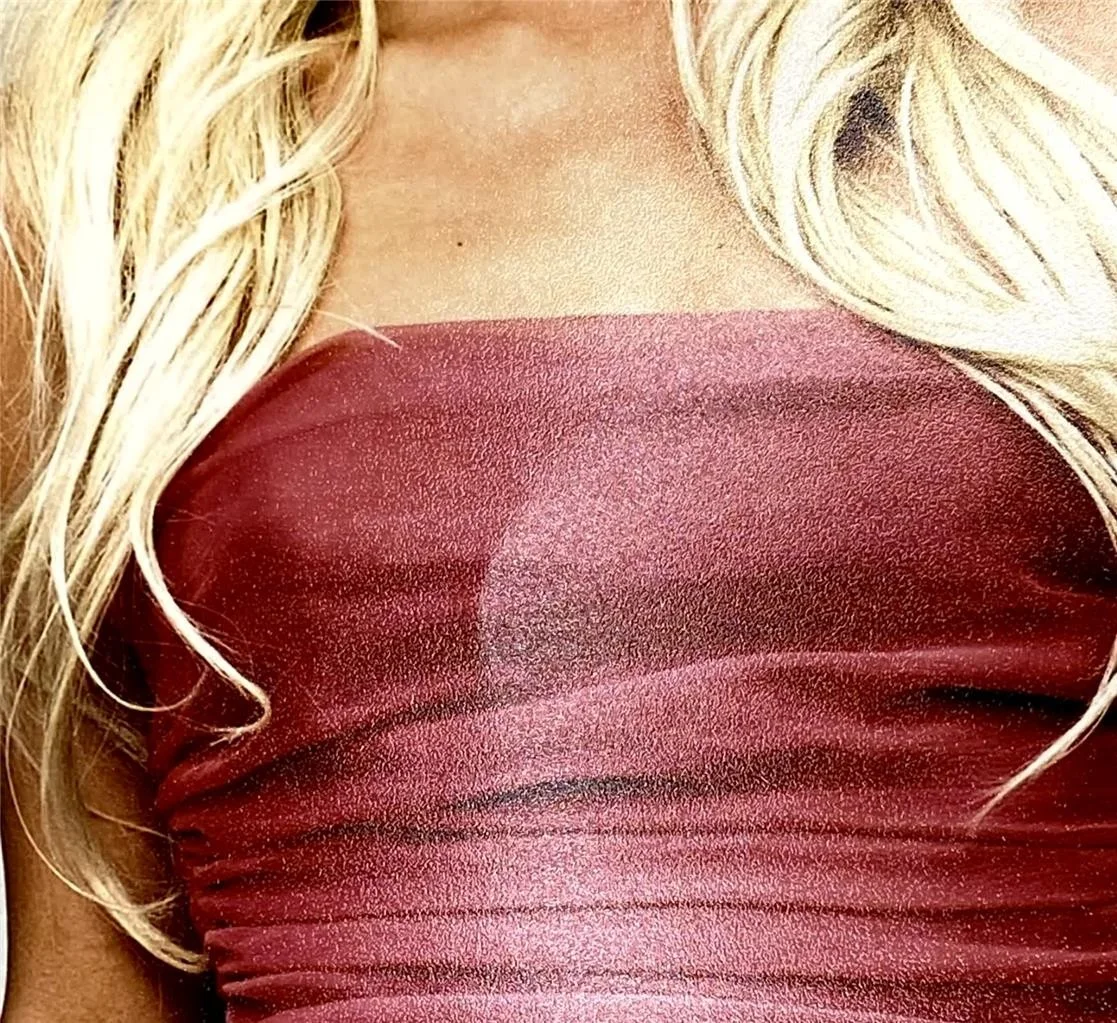 Paris Hilton — Paris Hilton signed 11x14 photo Model autograph ~ Beckett BAS, image 4