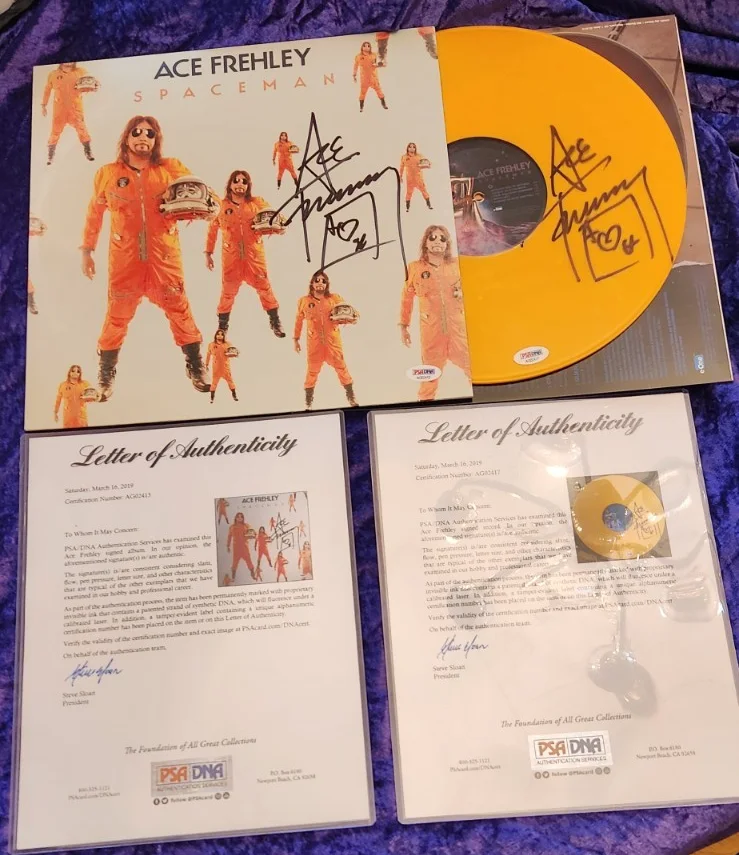 (2) lot ACE FREHLEY SIGNED variant SPACEMAN cover + signed VINYL (2) psa coa, image 4