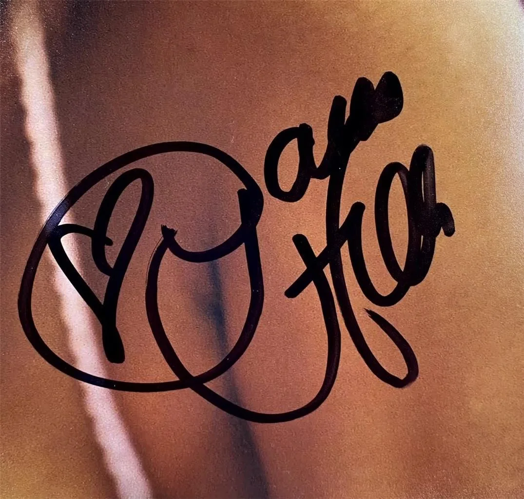 Paris Hilton — Paris Hilton signed 11x14 photo Model autograph (B) ~ Beckett BAS, image 2