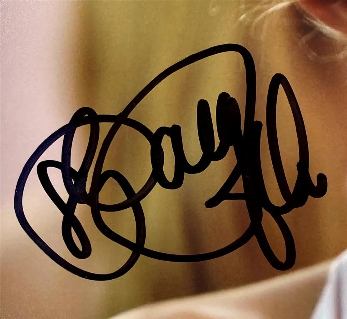 Paris Hilton — Paris Hilton signed 11x14 photo Model autograph (C) ~ Beckett BAS, image 2