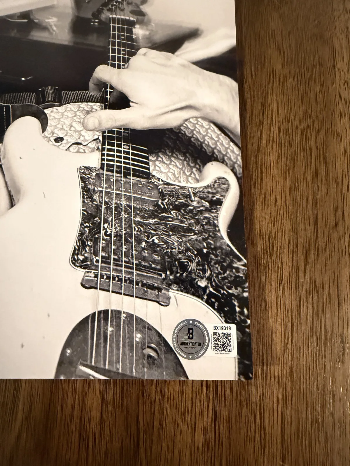 Rivers Cuomo ‘Weezer’ Band Signed 11x14 Photo Beckett Certified, image 2