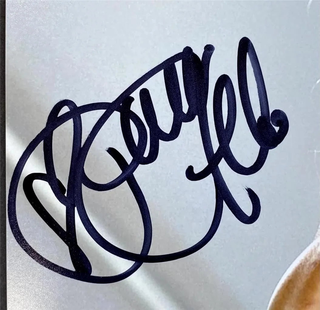 Paris Hilton — Paris Hilton signed 11x14 photo Model autograph (B) ~ Beckett BAS, image 2