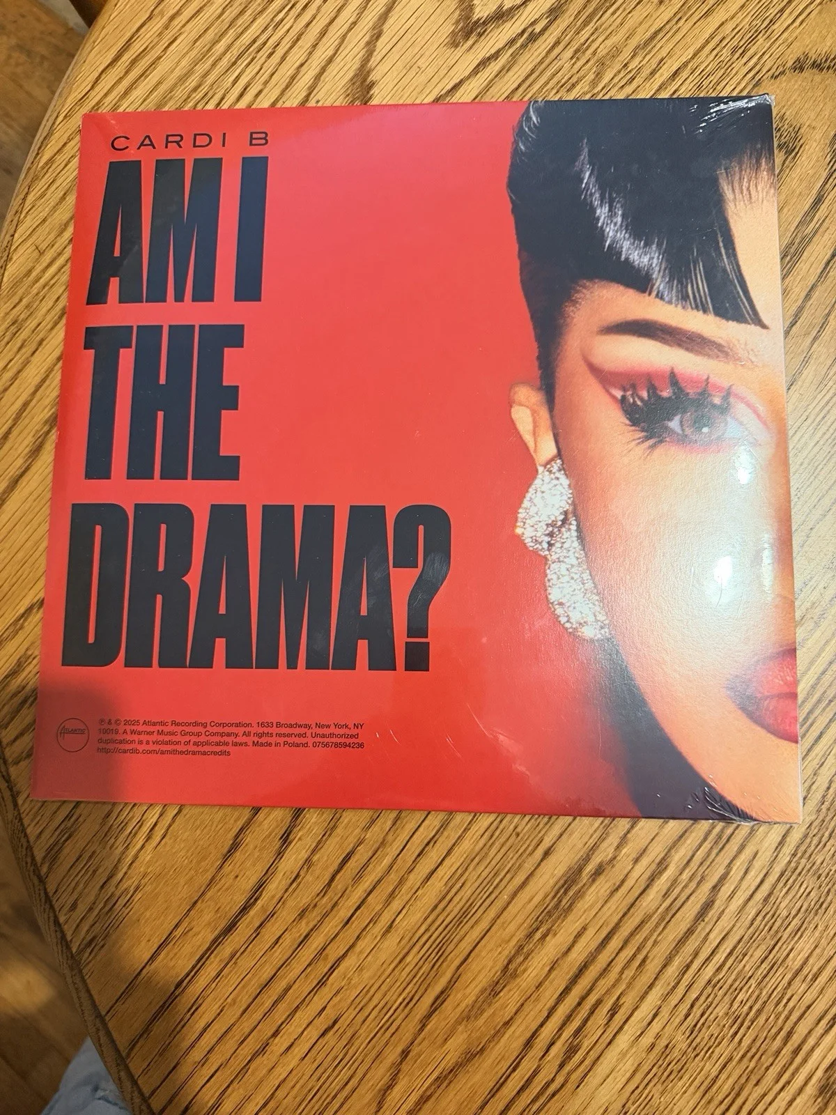 Cardi B – Am I The Drama? “Spotify Fans First” Signed Coke Bottle Clear Vinyl, изображение 3