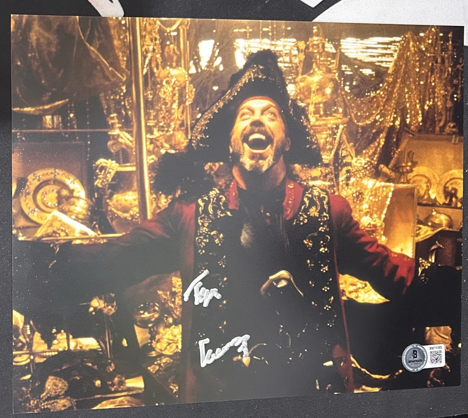 Tim Curry — Tim Curry Signed 8x10 Photo. Beckett COA. Muppets Treasure Island. A73