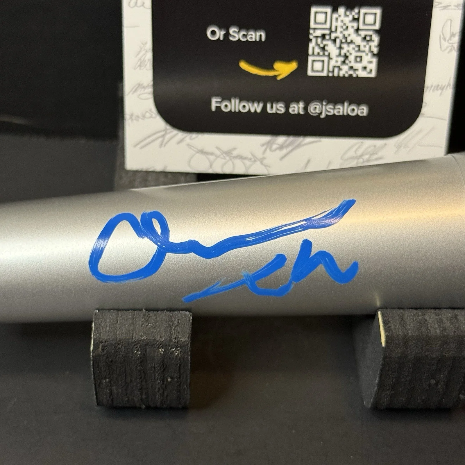 Chris Tucker — Chris Tucker Signed Microphone Autographed Mic Actor Comedian Friday JSA COA, image 2