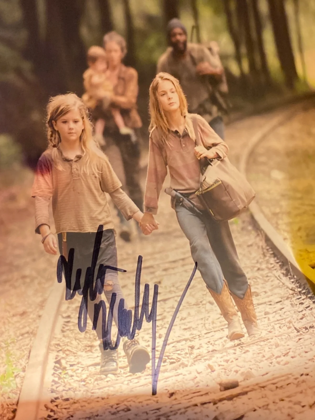 Hand SIGNED Kyla Kennedy 10x8 Photo - The Walking Dead - Mika Samuels, изображение 3