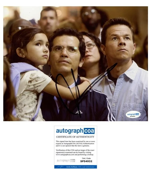 John Leguizamo — John Leguizamo "The Happening" AUTOGRAPH Signed 'Julian' 8x10 Photo ACOA