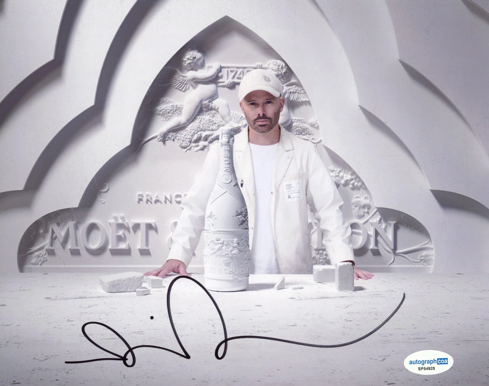 Daniel Arsham — Daniel Arsham "Future Relics" AUTOGRAPH Signed Sculptor Artist 8x10 Photo B ACOA, image 2
