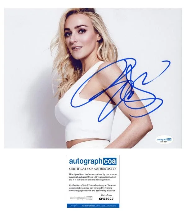 Betsy Wolfe — Betsy Wolfe "Death Becomes Her" Musical AUTOGRAPH Signed 8x10 Photo ACOA