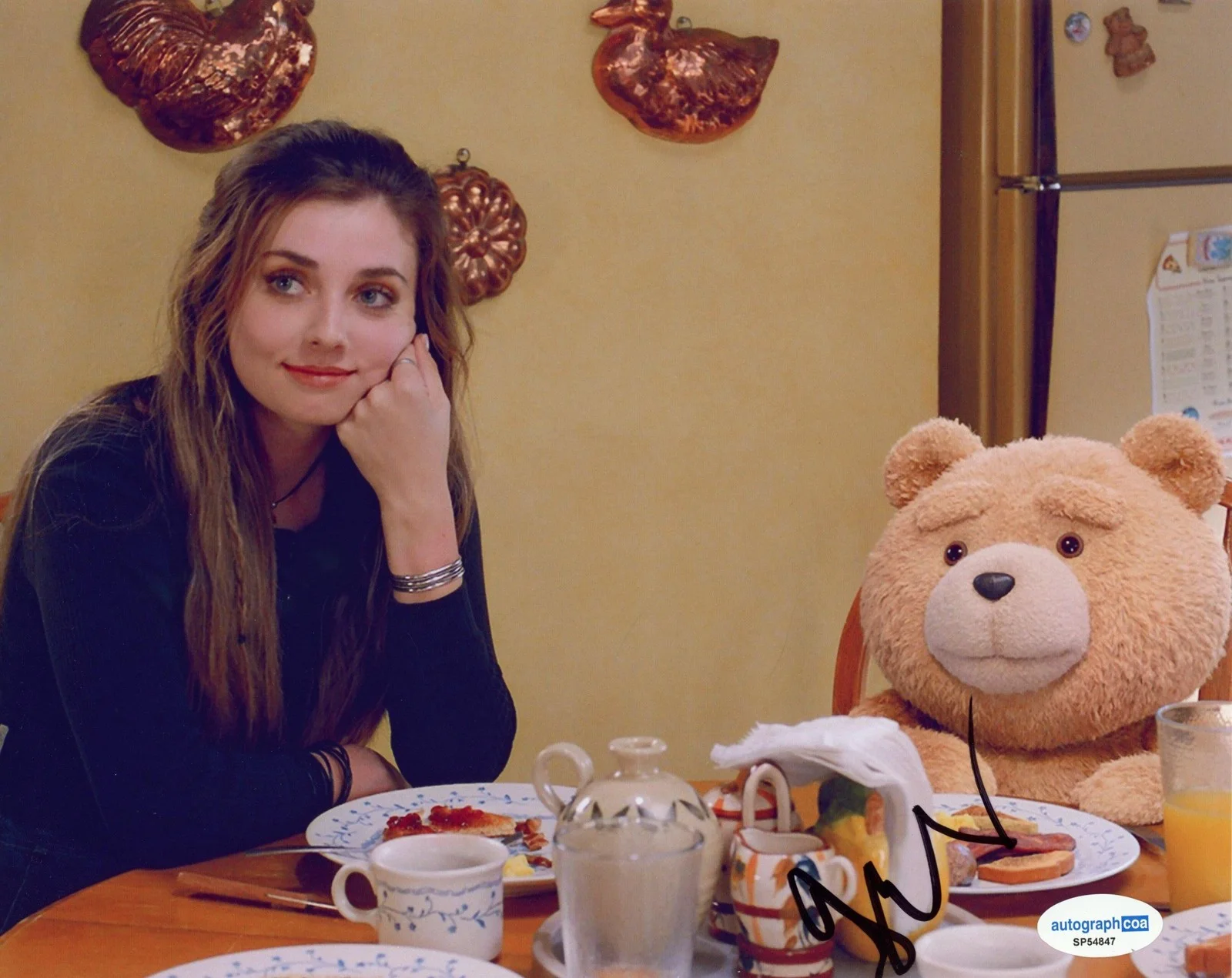 Giorgia Whigham — Giorgia Whigham "Ted" AUTOGRAPH Signed 'Blaire Bennett' 8x10 Photo ACOA, изображение 2
