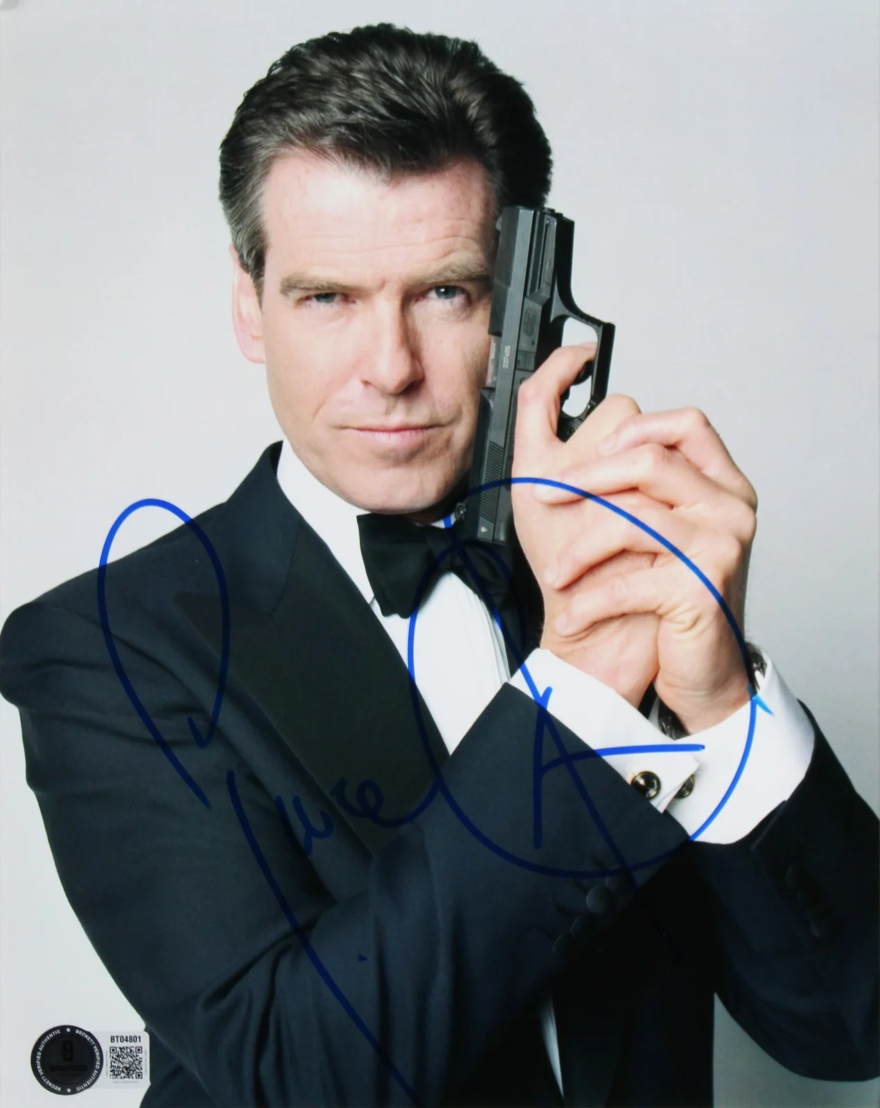Pierce Brosnan — Pierce Brosnan GoldenEye Authentic Signed 8x10 Framed Photo BAS #BT04801, image 2