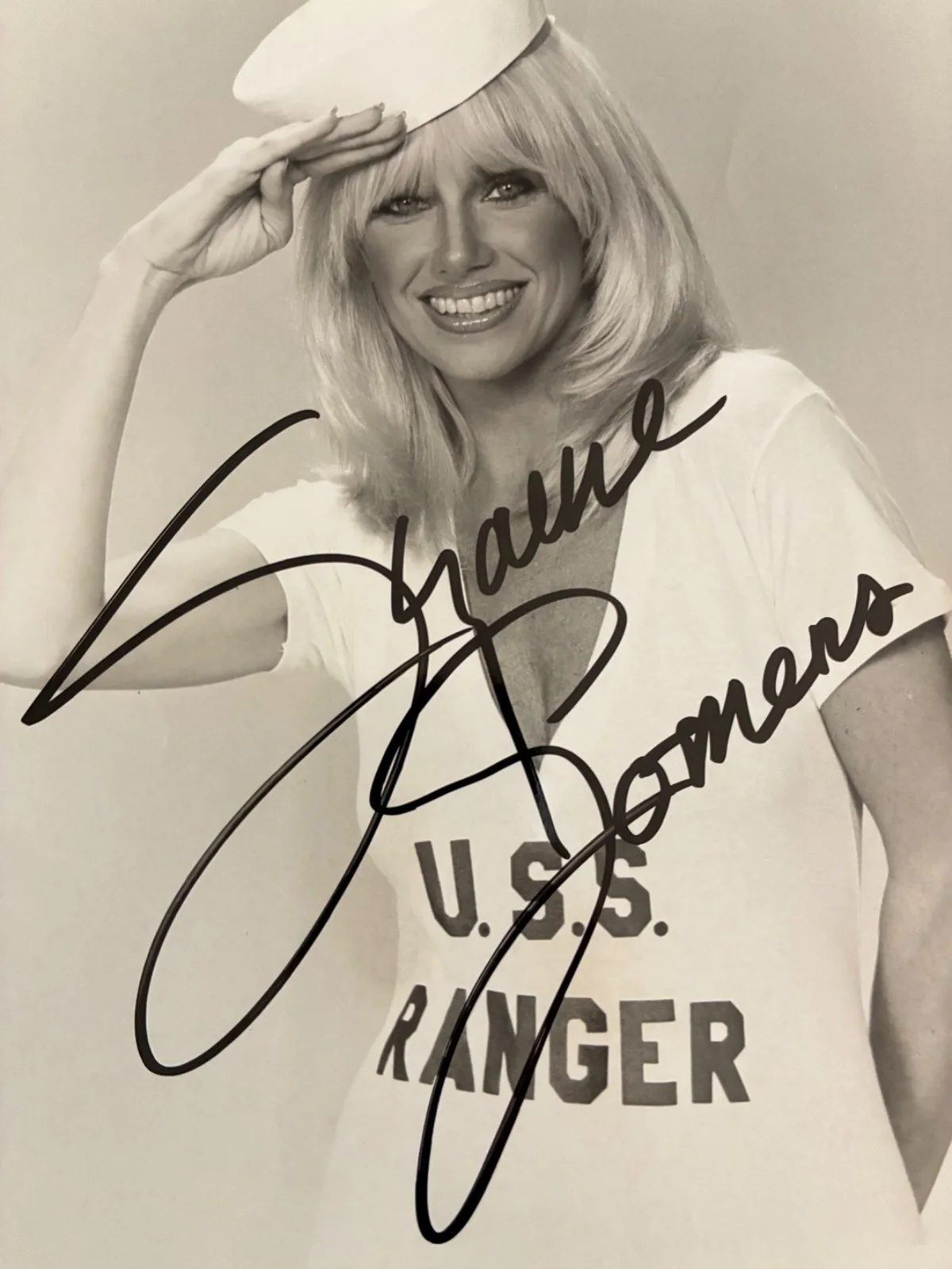 Suzanne Somers — SUZANNE SOMERS SIGNED 7x9 Photo 1982 CBS Special USS Ranger Autograph & Snipe, image 2