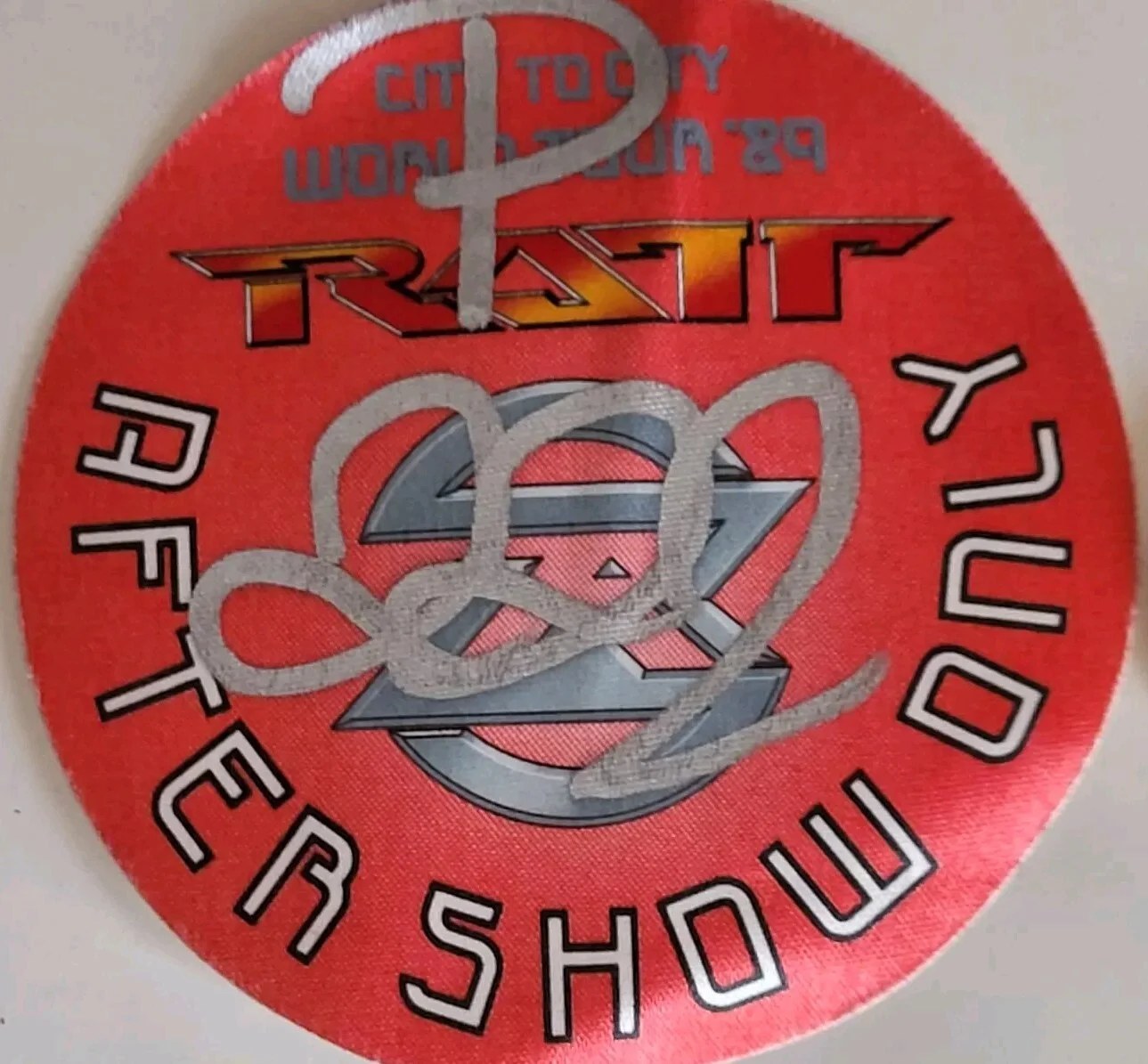 SIGNED 1989 RATT Guitarist Juan Croucier Backstage City To City Pass & Pinback, изображение 2