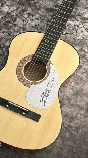 GFA Bottoms Up Country Star * BRANTLEY GILBERT * Signed Acoustic Guitar COA, image 3