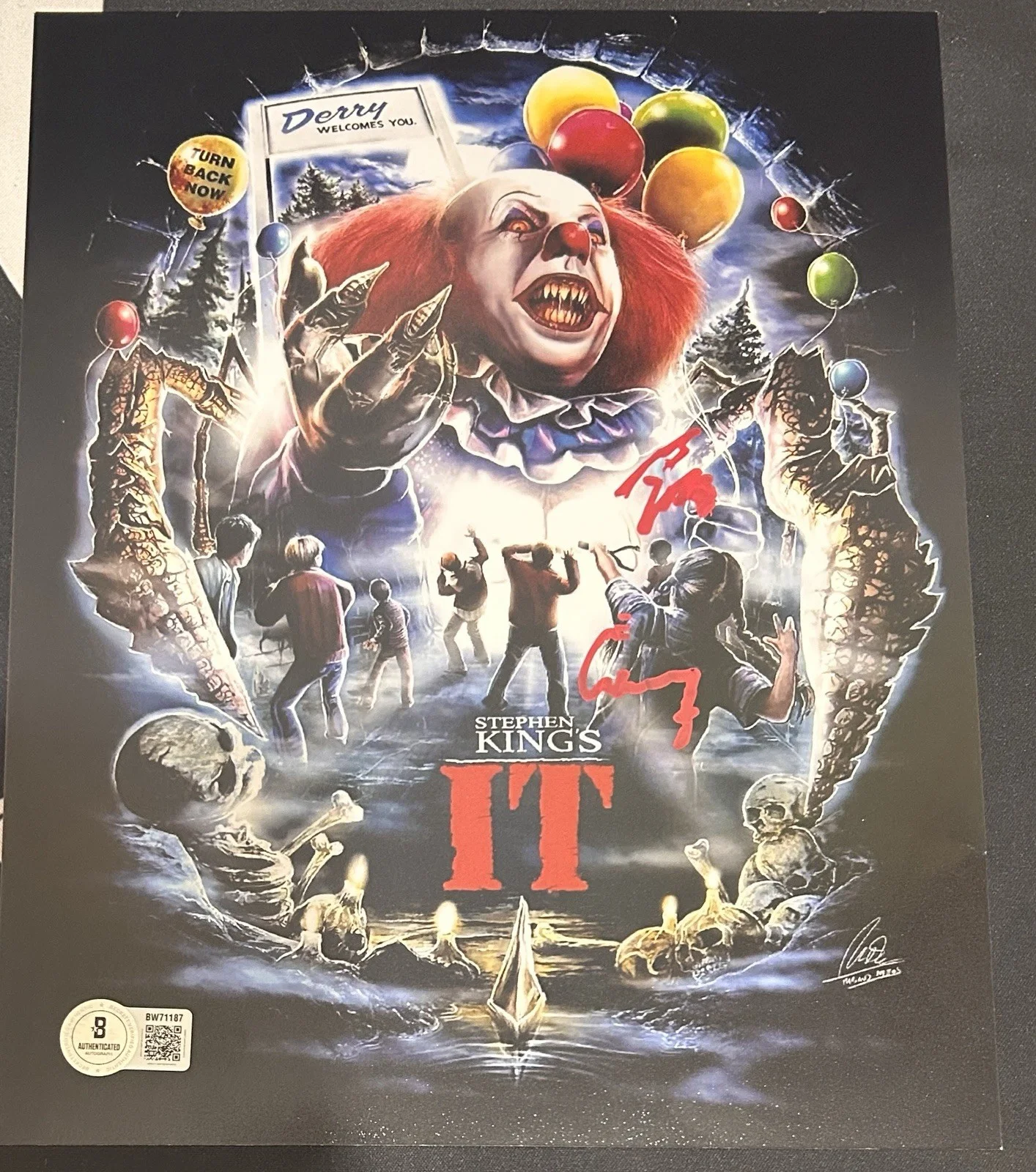 Tim Curry — Tim Curry Signed 8x10 Photo. Beckett COA. Pennywise 1990. Stephen Kings IT. A73
