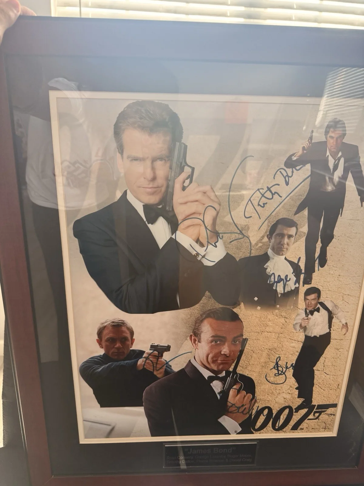 Sean Connery, George Lazenby, Roger Moore, Timothy Dalton, Pierce — James Bond 007 Multi-Signed Framed Photo COA R&M Real Connery Lazenby Moore, изображение 2