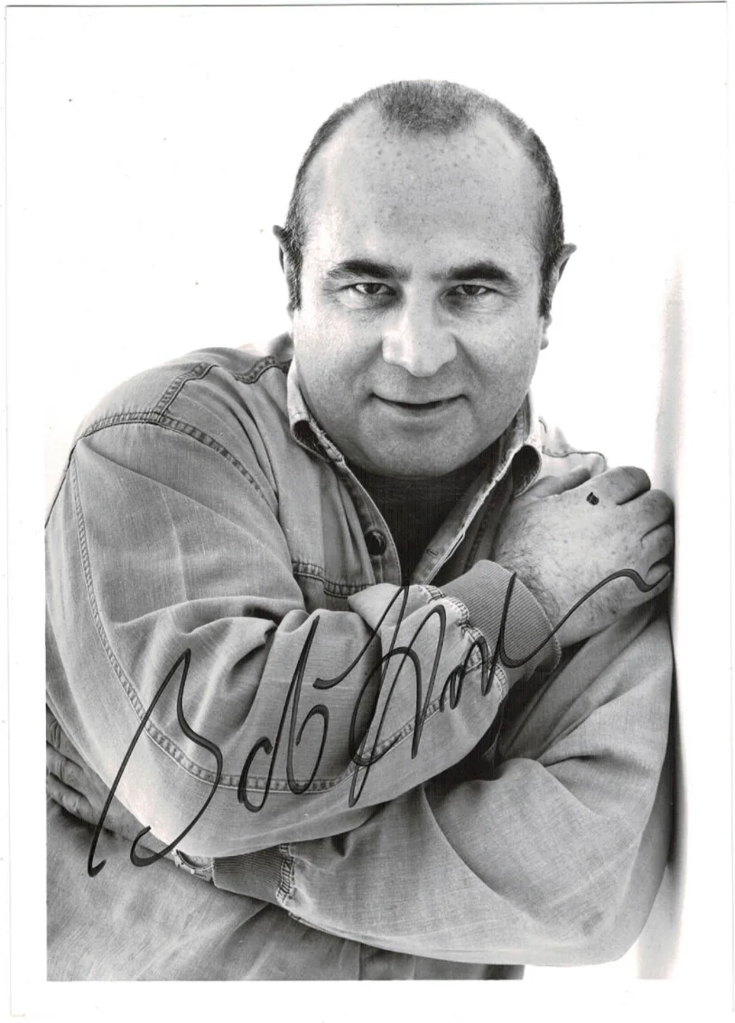 Bob Hoskins — Bob Hoskins Mona Lisa Roger Rabbit Autographed Signed Photo AMCo COA 18176
