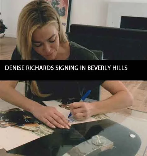 DENISERICHARDS 007 JAMES BOND AUTOGRAPH AS DR. CHRISTMAS JONES WORLD, изображение 2
