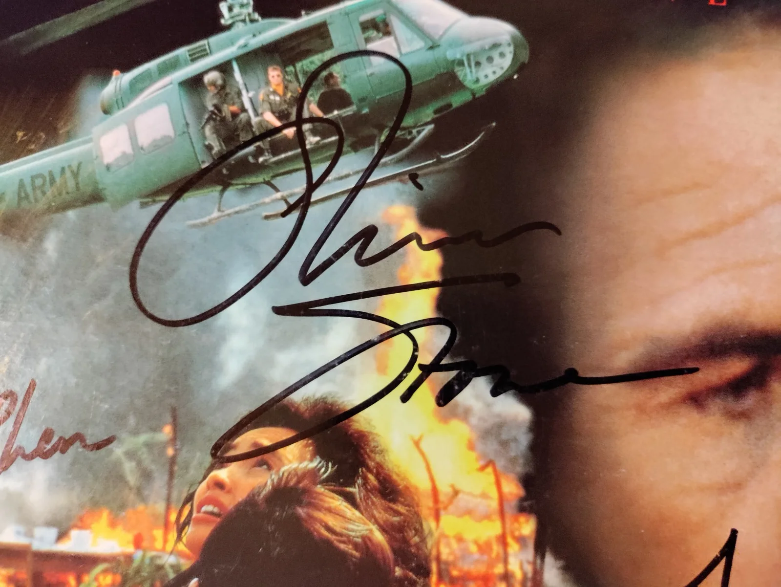 Oliver Stone, Tommy Lee Jones — Heaven and Earth 1993 2-Laserdisc Set SIGNED Oliver Stone Tommy Lee Jones MORE, изображение 3