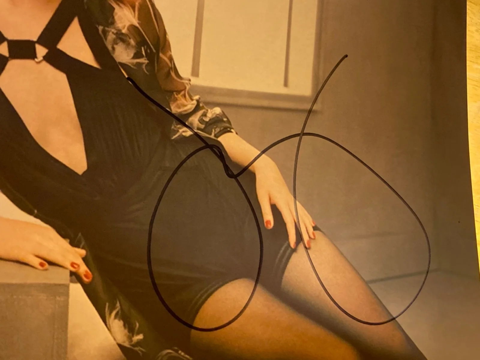 Hand SIGNED Jane Levy 10x8 Photo - Suburgatory Tessa Altman, Evil Dead, image 4