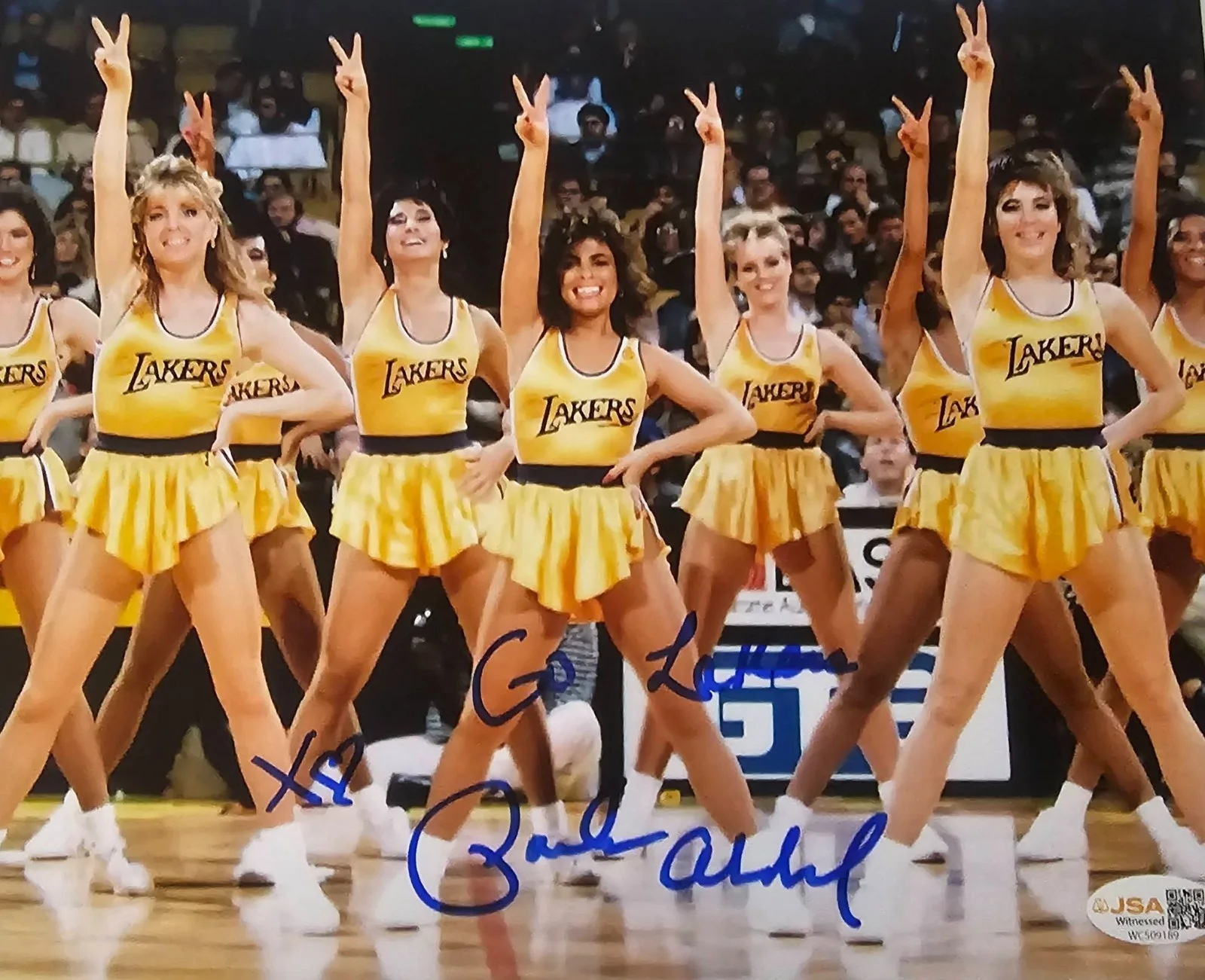 Paula Abdul — Paula Abdul 8x10 Signed Photo JSA Certified Autograph