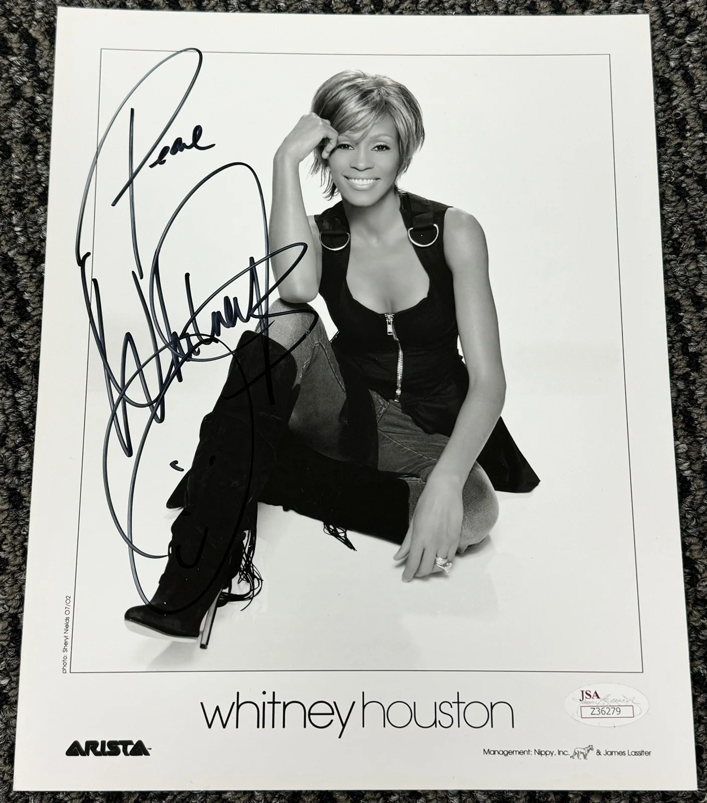 Whitney Houston Signed Autograph 2002 Arista 8x10 Promo Photo JSA LOA, изображение 2