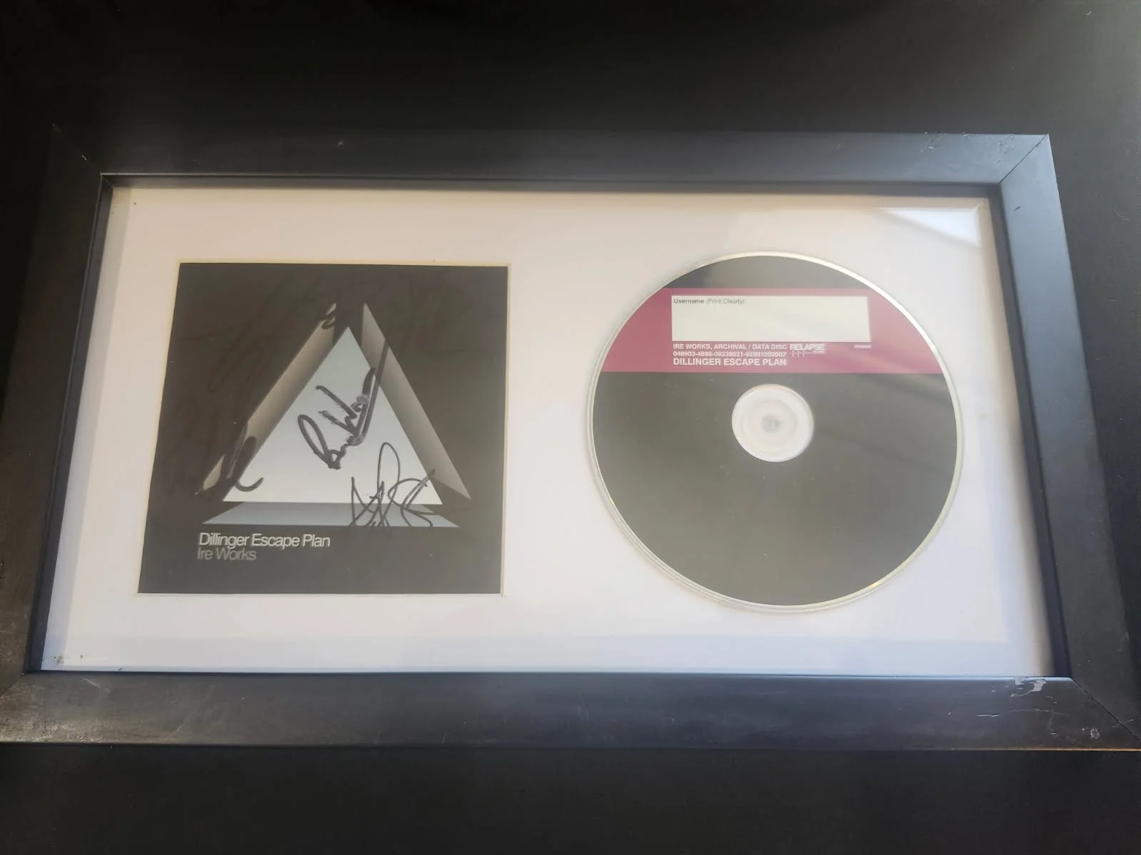 Mike Patton — THE DILLINGER ESCAPE PLAN - SIGNED & Framed ‘Ire Works’ Booklet + CD, image 2