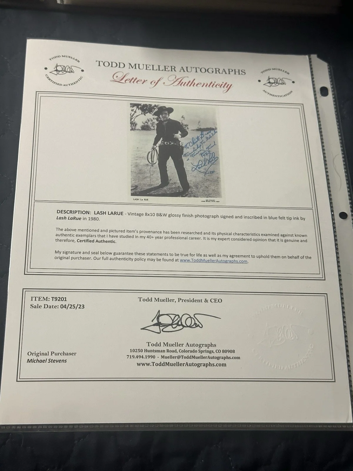 LASH LARUE SIGNED AUTOGRAPHED 8x10 PHOTO HOLLYWOOD WESTERN LEGEND PSA/DNA, изображение 2