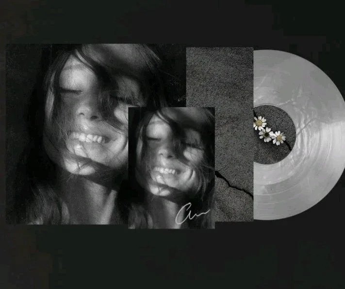 Ariana Grande Petal SIGNED Vinyl Translucent Pearly White LP PREORDER, image 5