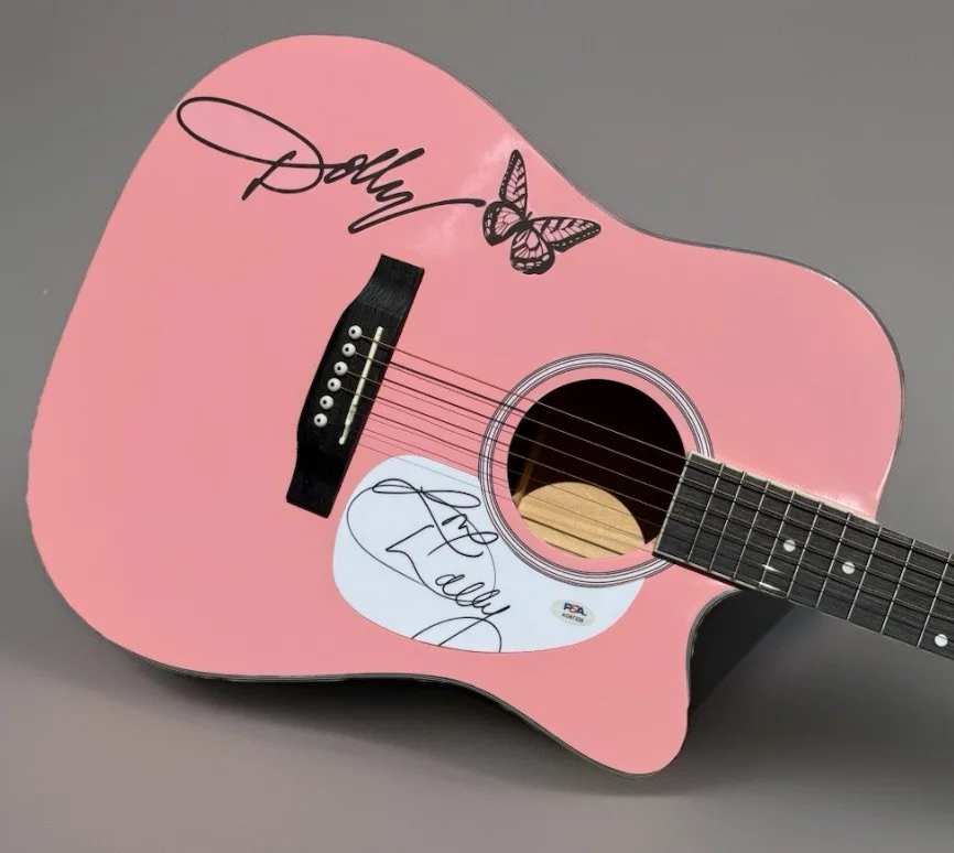 Here You Come Again Dolly Parton Autographed Pink Full Size Acoustic Guitar PSA, изображение 3