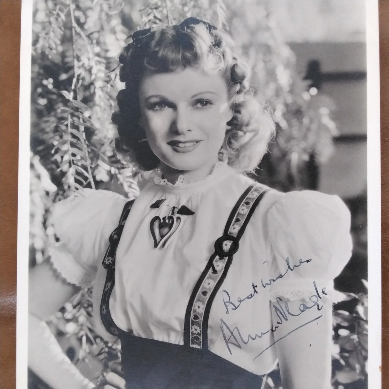 Anna Neagle SIGNED DW Photo 30s Movie Actress Queen Victoria Irene No Nanette CO, изображение 2