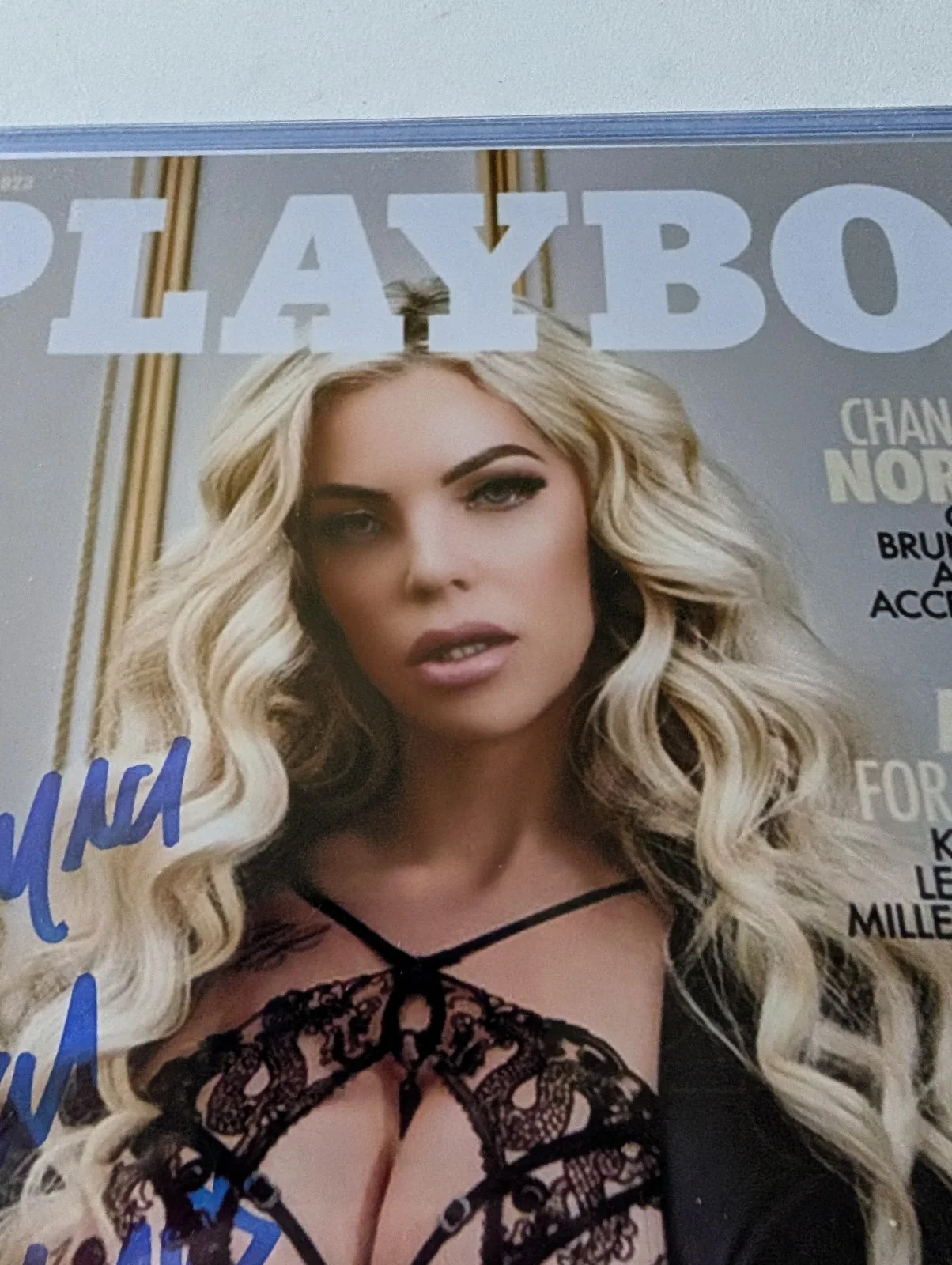 MAYRA DIAS GOMES — MAYRA DIAS GOMES HAND SIGNED PHOTO JSA 8X10 PLAYBOY COVER, image 3