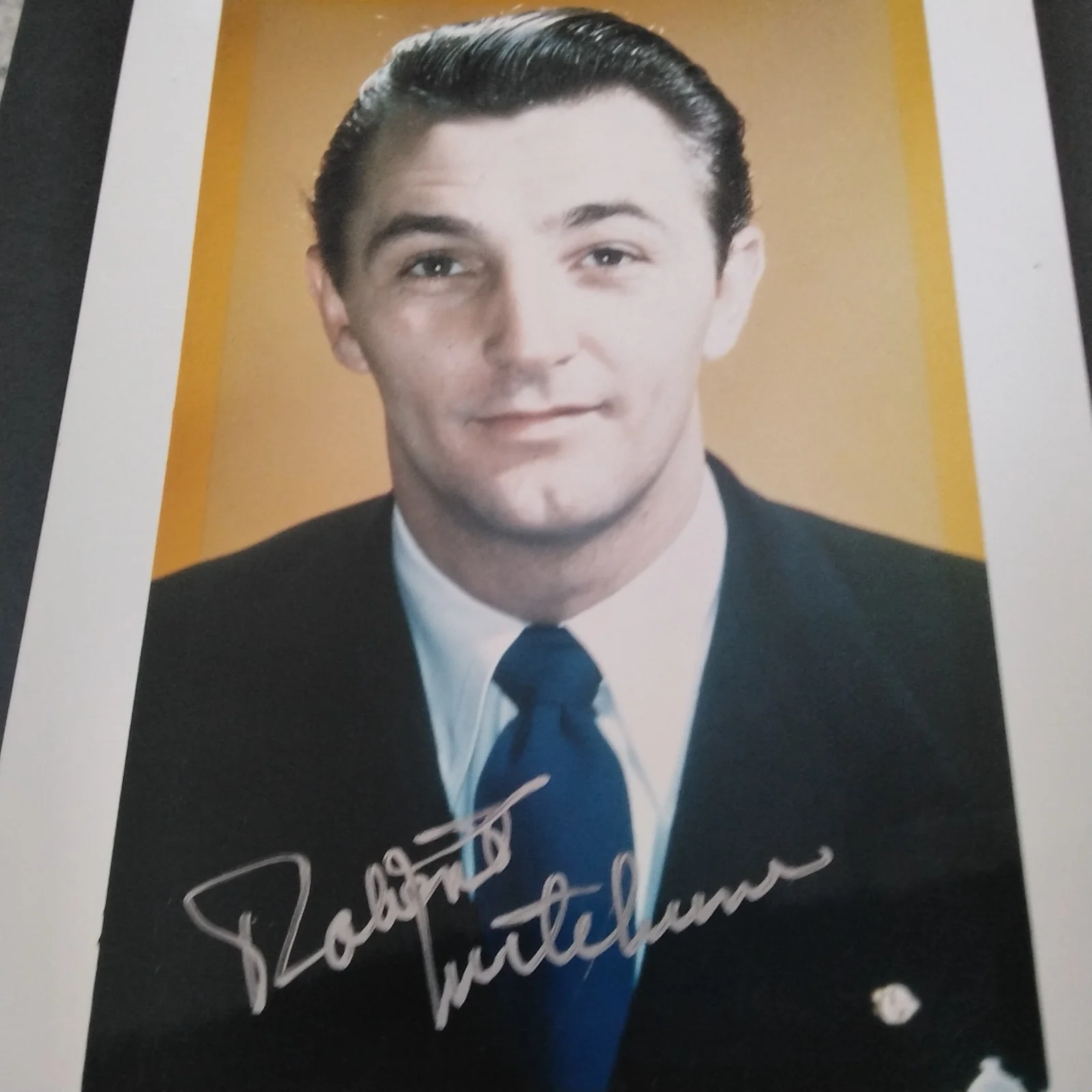 Robert Mitchum SIGNED Photo Movie TV Actor RKO Noir Westerns Cape Fear Out Past, изображение 2