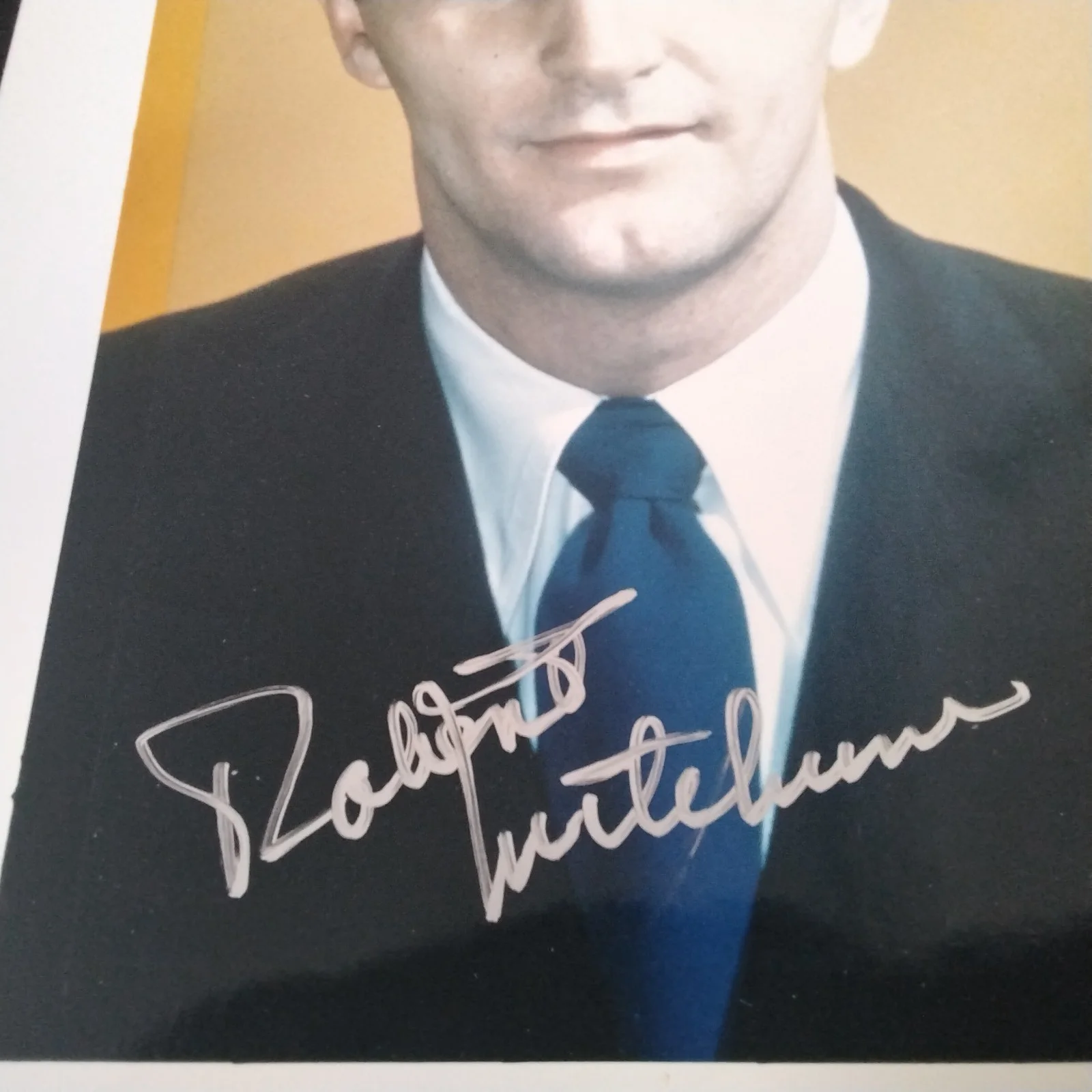Robert Mitchum SIGNED Photo Movie TV Actor RKO Noir Westerns Cape Fear Out Past, изображение 3