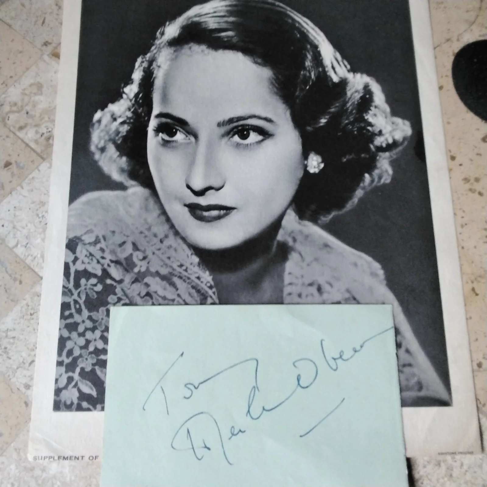 Merle Oberon SIGNED Paper Photo 40s Movie Actress Wuthering Heights Dark Angel, изображение 3