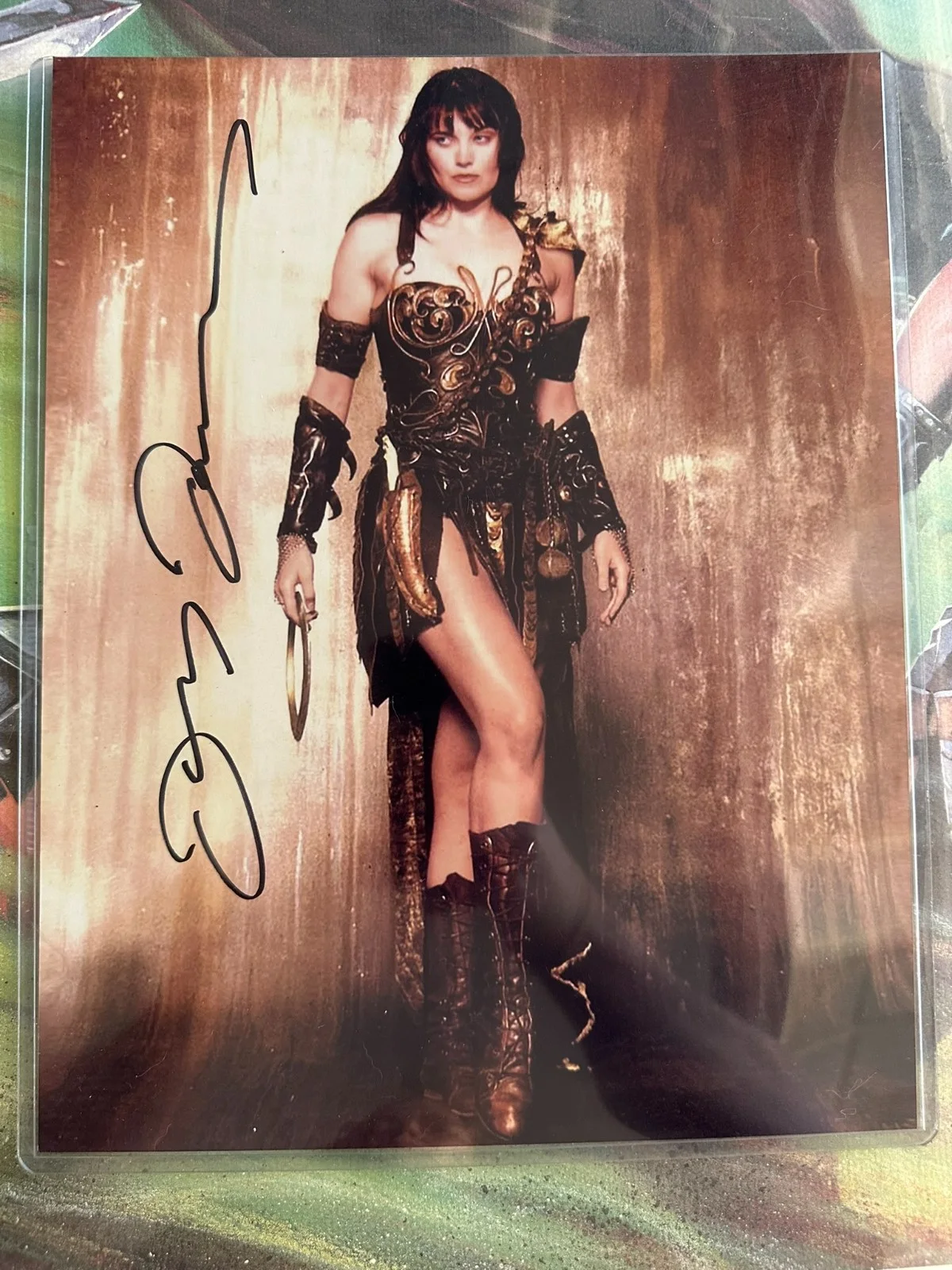 Lucy Lawless — Lucy Lawless Signed Xena Warrior Princess 11x14 Photo – 258 West COA, изображение 3