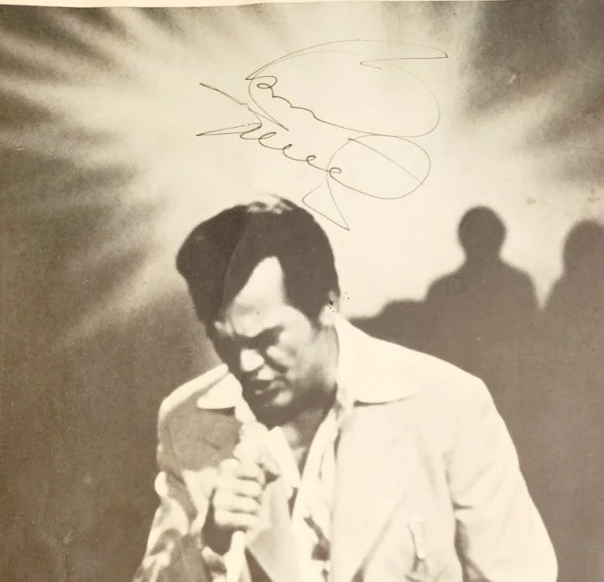 1975 Conway Twitty SIGNED Tour Booklet Mickey Gilley 4 Autographs w/ Poster DWR5, image 3