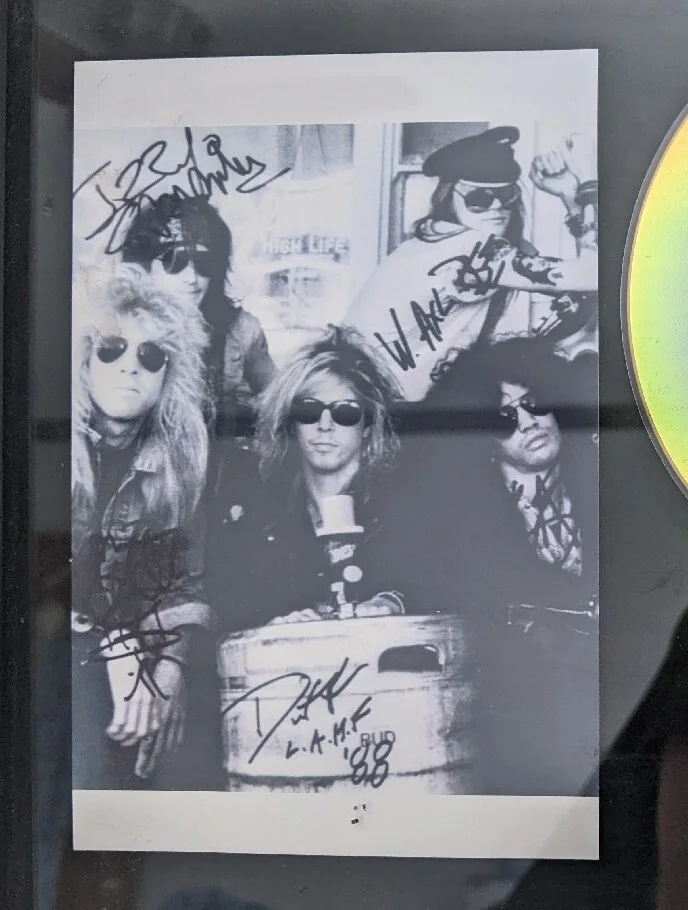 Fan Made Guns N Roses Signed Replica Photo and CD w/ Black Frame, изображение 2