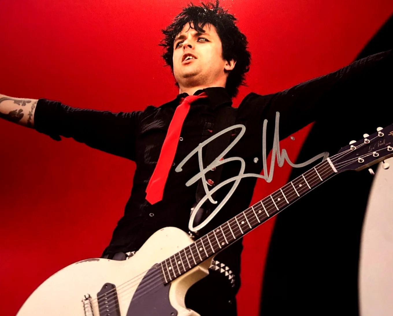 Billie Joe Armstrong Signed GREEEN DAY Original 8x10" Authentic Autograph + COA, изображение 3