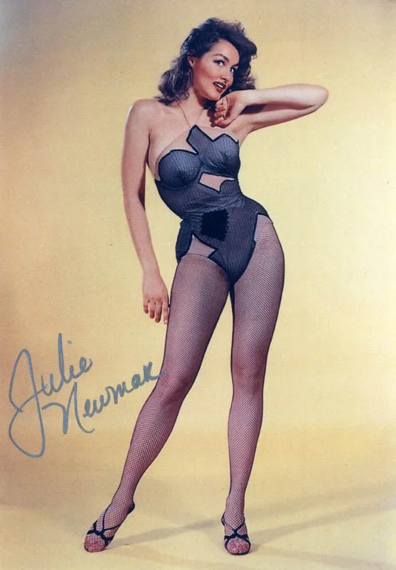 JULIE NEWMAR — 1966 BATMAN TV SHOW CATWOMAN JULIE NEWMAR 8.5X11 SIGNED PHOTO AUTOGRAPH POSTER