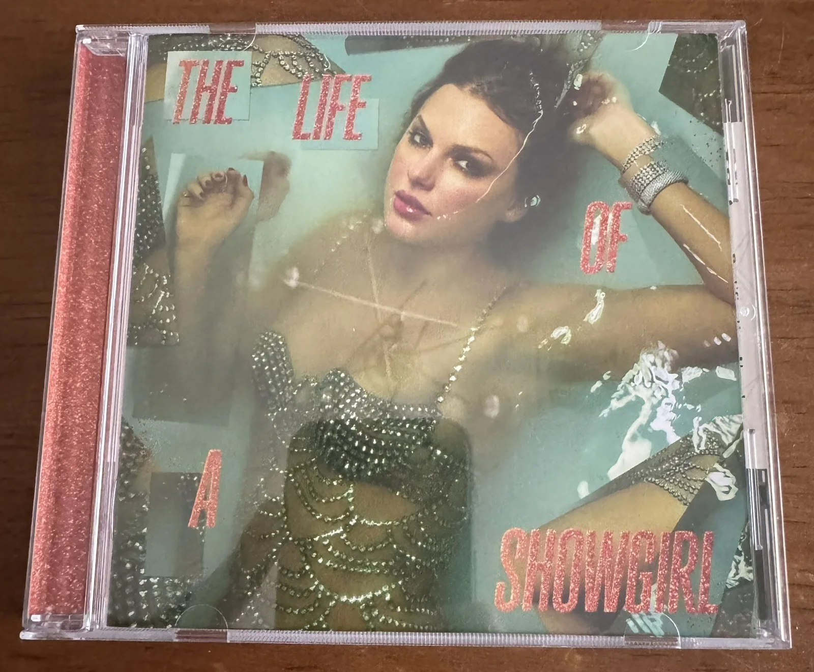 Taylor Swift Hand-Signed "The Life of a Showgirl" CD Album Insert - JSA COA, изображение 5